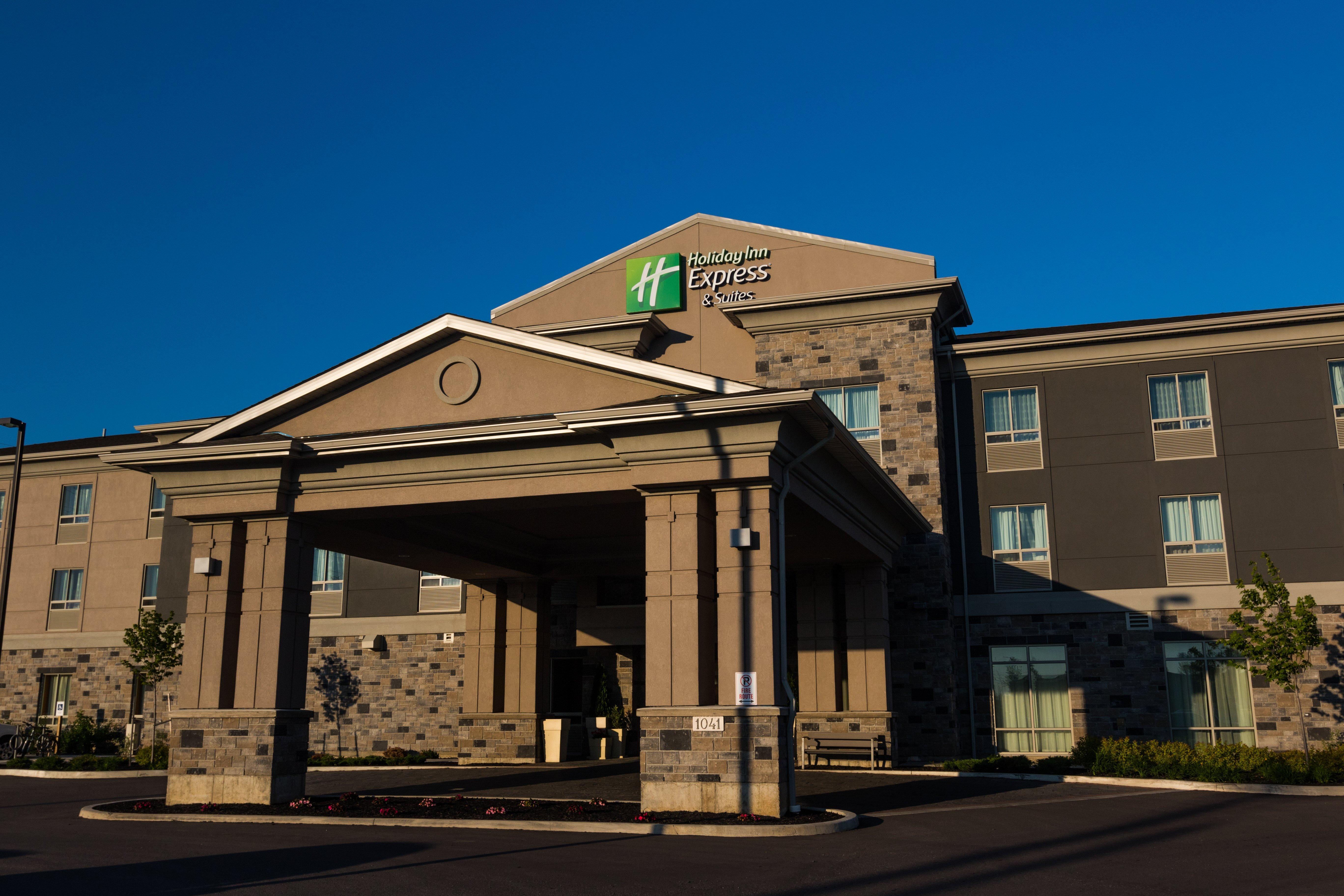 Holiday Inn Express Thunder Bay By Ihg Экстерьер фото